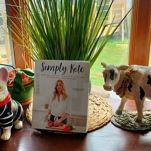 Simply Keto Cookbook Health And Weight loss Management